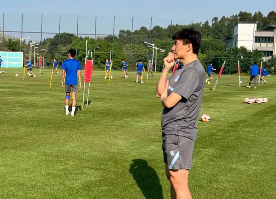 成人久久18免费游戏网站